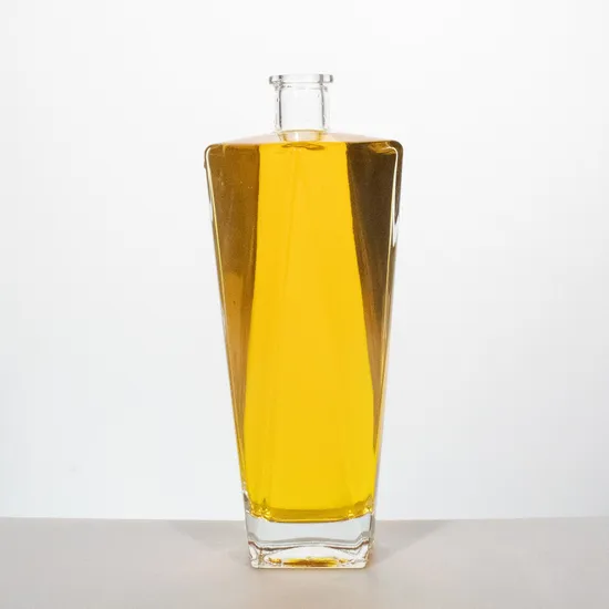 Round 500ml Short Neck Transparent Vodka Rum Tequila Liquor Glass Wine Bottle with Cork Lid