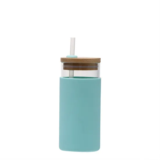 Factory Supply Water Bottle Straw Silicone Protective Sleeve Bamboo Lid 20oz 550ml Glass Tumbler Bottle 